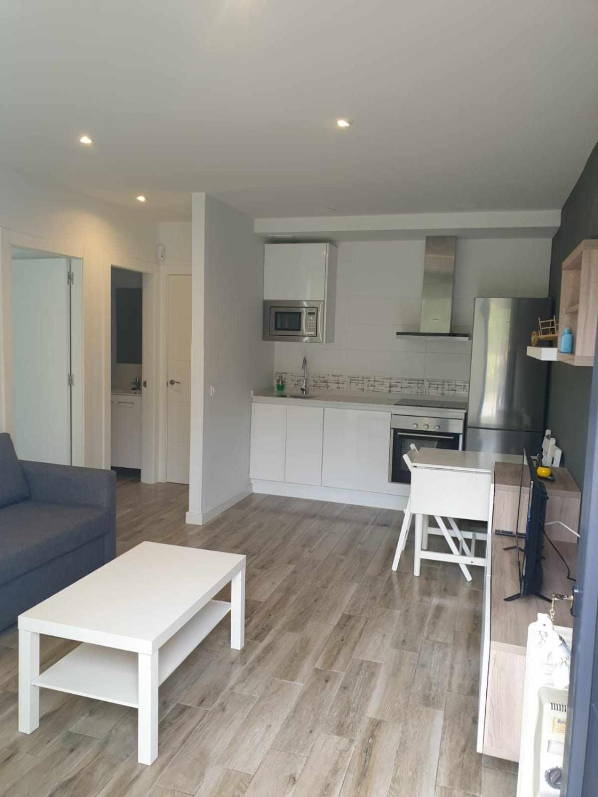 Apartamentos Turisticos El Balcon De Llavandes كولومبيريز الغرفة الصورة